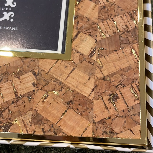 C. Wonder 4x6” cork gold frame - Picture 6 of 6
